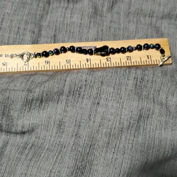 5/$25 Beautiful beaded bracelet - Picture 2 of 2